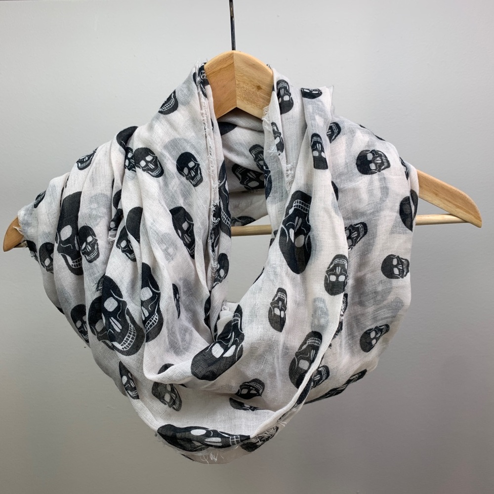 black and white skull lightweight scarf